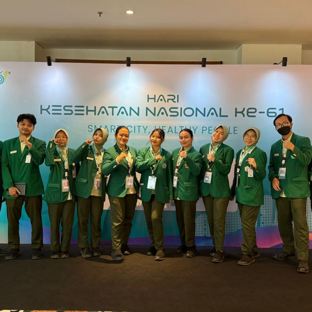 Mahasiswa STIKes RSPAD Gatot Soebroto berpartisipasi dalam peringatan Hari Kesehatan Nasional ke-61